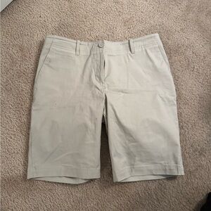 Talbots Women's Light Cream Bermudas 19” size 10p